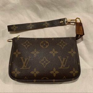 ‼️PRICE DROP‼️✨LV Mini Pochette Accessories❣️